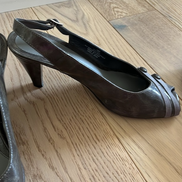 Grey slingbacks. 2.5 inch approx heel. Maybe worn once. - Picture 2 of 5
